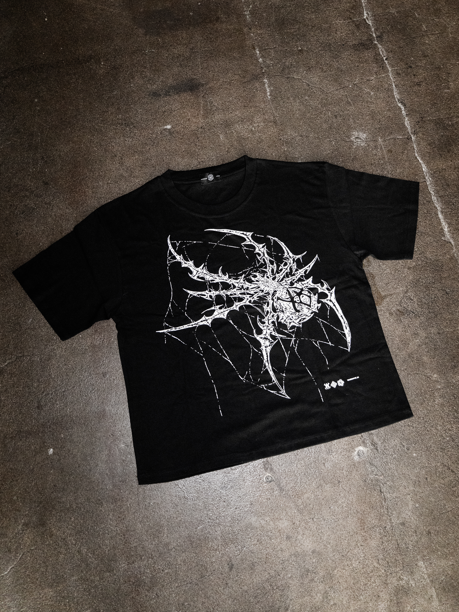 WIDOW TEE